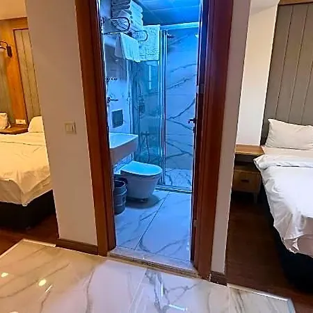 Pege Hotel 3*