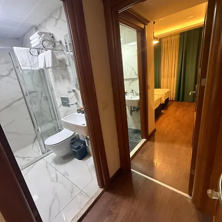 Otel Pege 3*